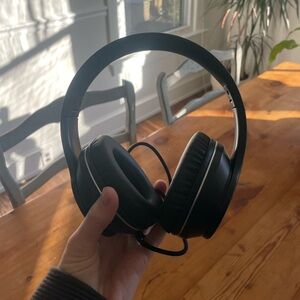 Lorelei Over-the-Ear Black Headphones